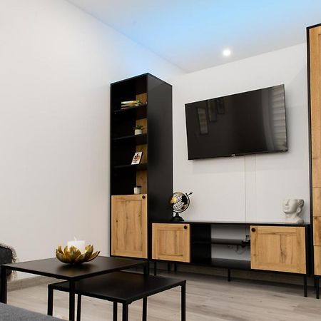 The Central Border Premium Apartment Штурово Экстерьер фото