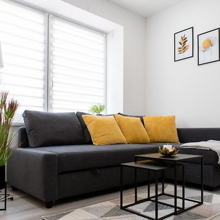 The Central Border Premium Apartment Штурово Экстерьер фото