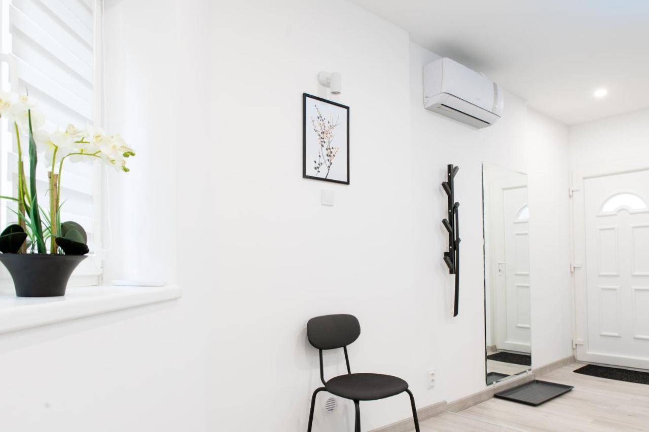 The Central Border Premium Apartment Штурово Экстерьер фото